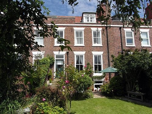 Saint Hilda'S House Bed & Breakfast Whitby Exterior photo