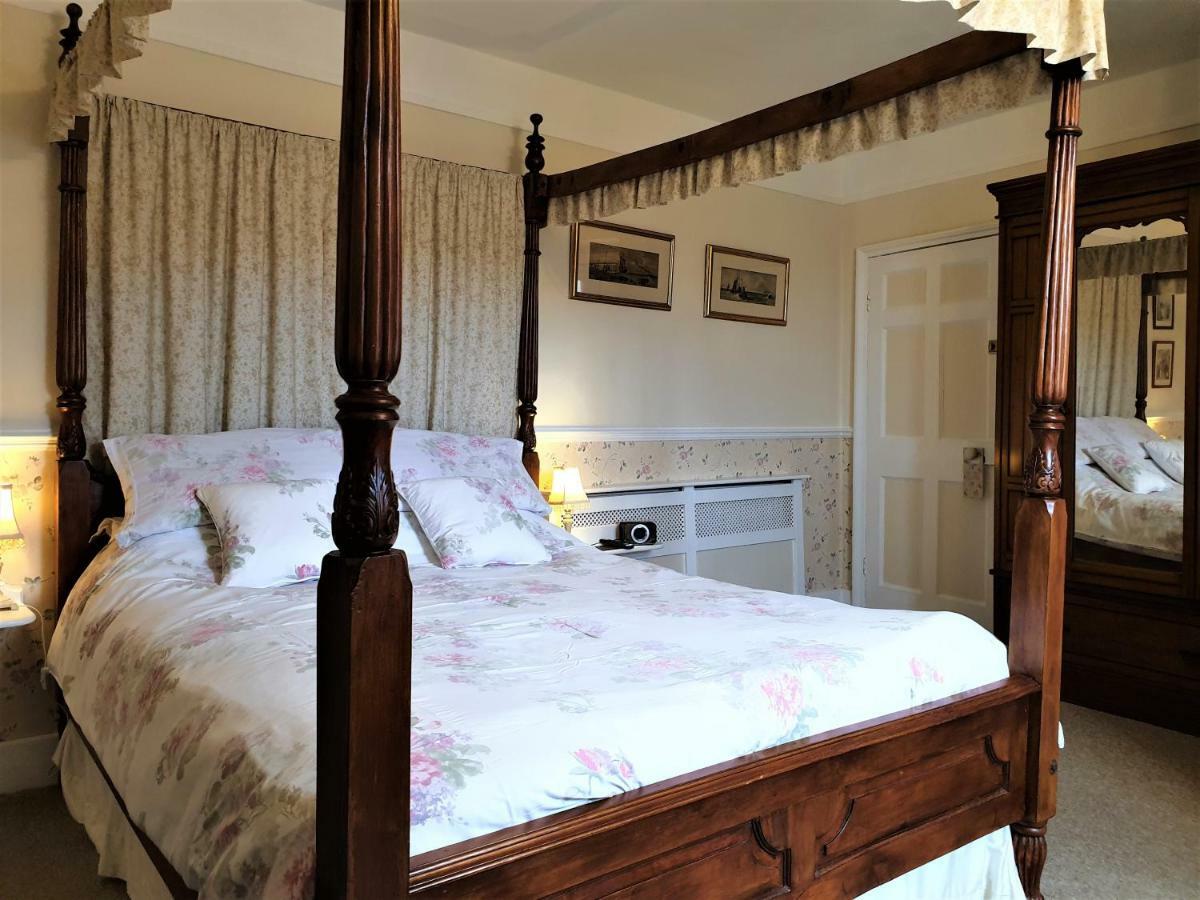 Saint Hilda'S House Bed & Breakfast Whitby Exterior photo