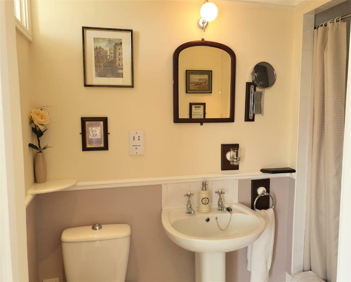 Saint Hilda'S House Bed & Breakfast Whitby Exterior photo